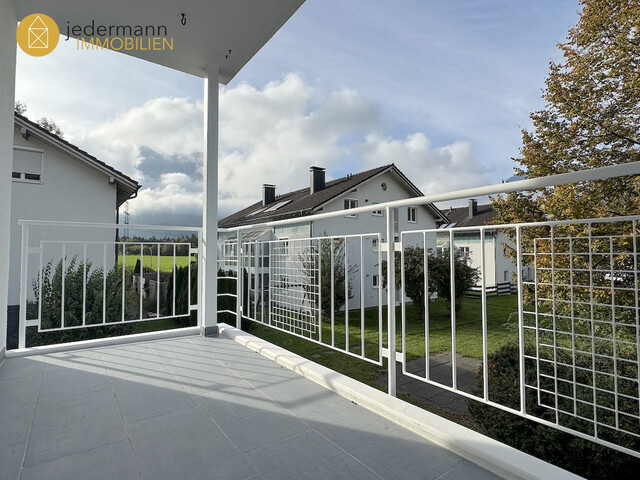 BLUDESCH: CHARMANTE 4-ZI.WHG. MIT WINTERGARTEN, SCHWEDENOFEN UND SAUNA!