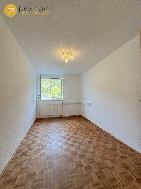 BLUDESCH: CHARMANTE 4-ZI.WHG. MIT WINTERGARTEN, SCHWEDENOFEN UND SAUNA!