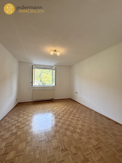 BLUDESCH: CHARMANTE 4-ZI.WHG. MIT WINTERGARTEN, SCHWEDENOFEN UND SAUNA!