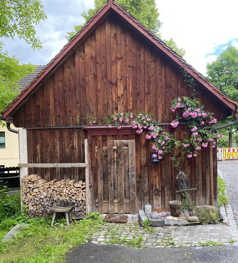 Gemütliches kleines Holzhaus zu vermieten