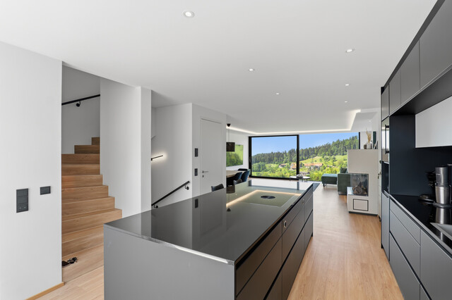 Modernes Reihenmittelhaus mit Seesicht, Pool und Alpenkulisse!