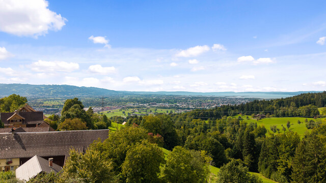 Modernes Reihenmittelhaus mit Seesicht, Pool und Alpenkulisse!
