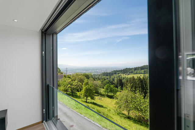 Modernes Reihenmittelhaus mit Seesicht, Pool und Alpenkulisse!