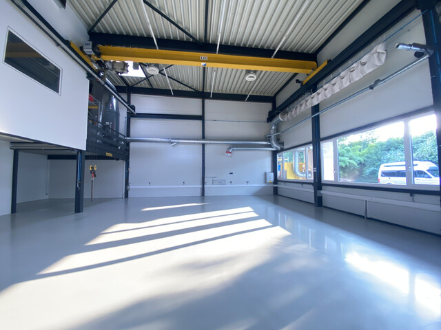 Top ausgestattete Produktions-/Lagerhalle - Grenznähe CH-Kriessern (5 min)