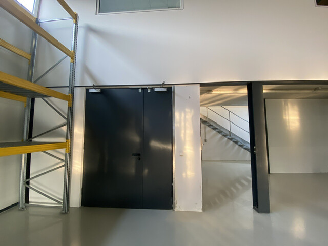 Top ausgestattete Produktions-/Lagerhalle - Grenznähe CH-Kriessern (5 min)