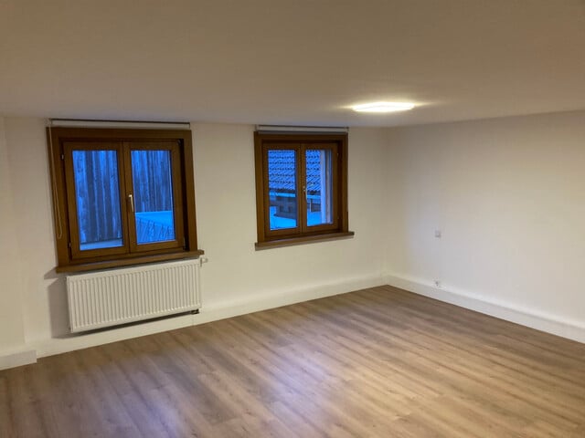 Geräumige 4- Zimmer-Wohnung in einem Zweifamilienhaus