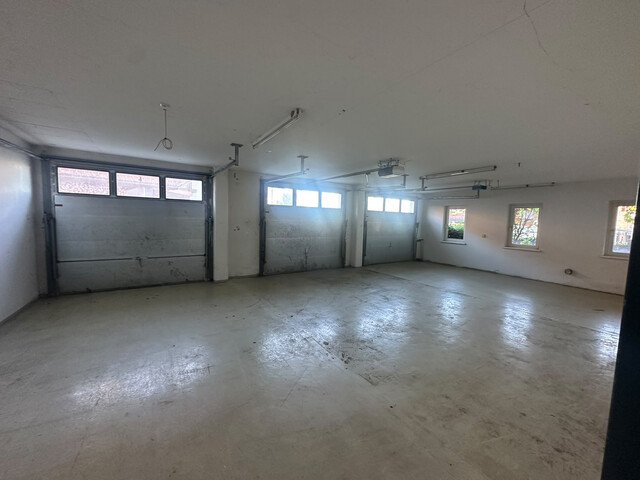 Grosse Garage mit 3 Toren in Dornbirn Oberdorf zu vermieten. 