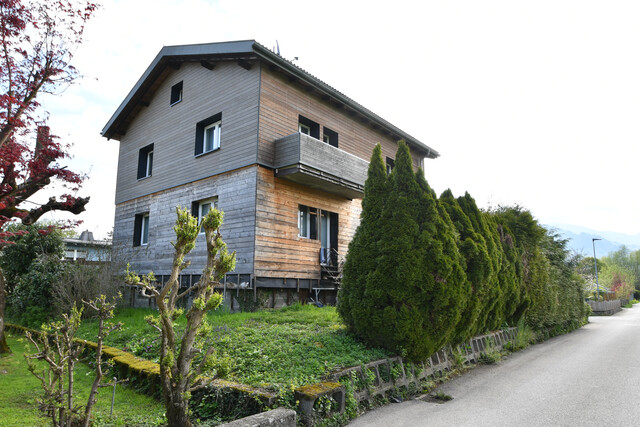kleines Mehrparteienhaus