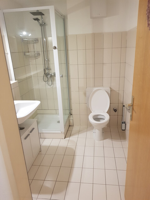 2- Zimmer-Wohnung inkl. KFZ-Abstellplatz (Carport), gute Lage - neu zu vermieten
