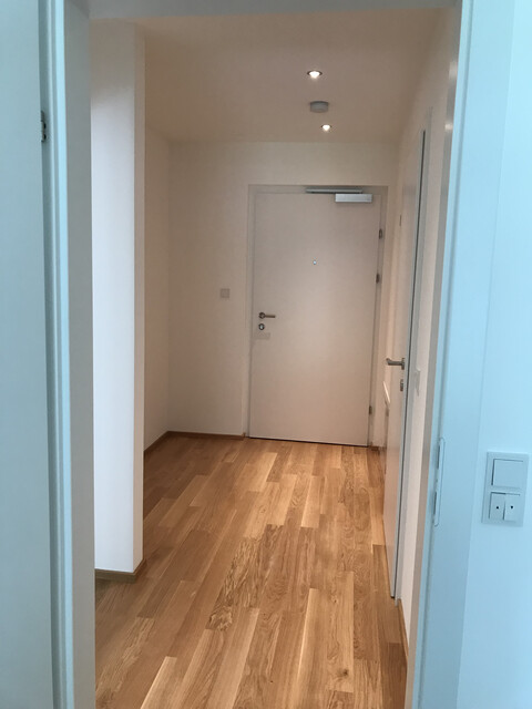 PRIVAT - Moderne 2-Zimmer-Gartenwohnung nahe Bodensee mit Tiefgaragenplatz