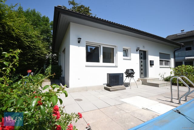 Neuwertiger Bungalow in Bregenz mit Pool zu verkaufen