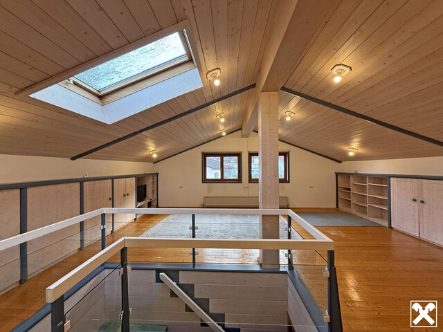 Wohnhaus mit Tischlerwerkstatt