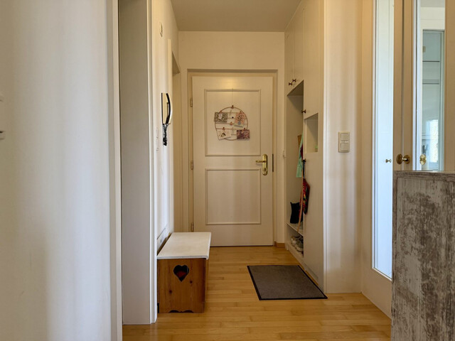 Attraktive 2-Zimmerwohnung mit Wintergarten und Balkon