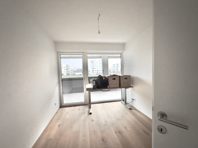 3 Zimmer Gartenwohnung Süd-West orientiert . SEEnahes FREIstehendes DREIgeschoßiges Wohngebäude  Angrenzend an Weingärten. In Sackgasse. T2