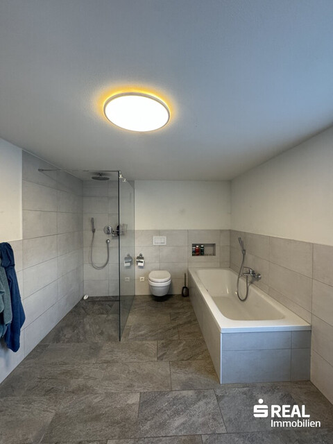 Wohnen wie im eigenen Haus - gemütliche Wohnung mit viel Freiraum!