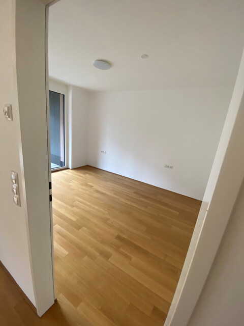 Schöne Gartenwohnung mit Garten, Terrasse und Tiefgaragenplatz!