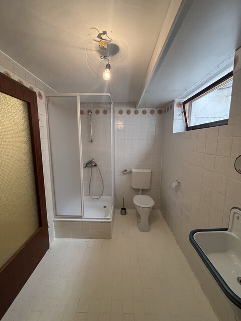 "ohne Provision" geräumige 2 Zimmer Wohnung mit Terrasse u. Gartenmitbenützung