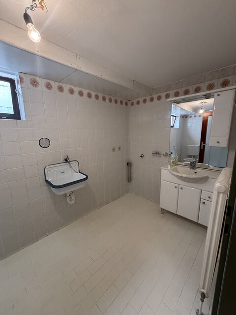 "ohne Provision" geräumige 2 Zimmer Wohnung mit Terrasse u. Gartenmitbenützung