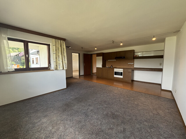 "ohne Provision" geräumige 2 Zimmer Wohnung mit Terrasse u. Gartenmitbenützung