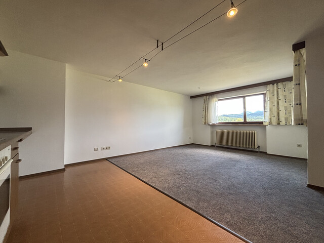 "ohne Provision" geräumige 2 Zimmer Wohnung mit Terrasse u. Gartenmitbenützung