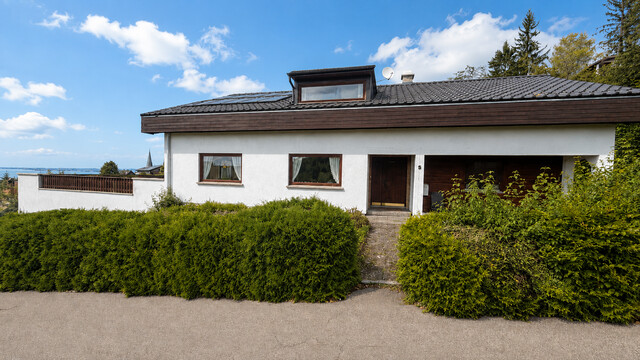 Großzügiges Wohnhaus mit Bodenseesicht, 160 m² Terrasse und sechs Stellplätzen in Bregenz