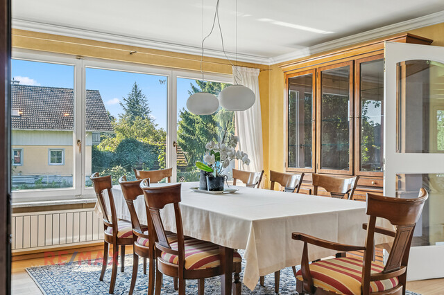 Nobles Anwesen mit großem Schwimmteich