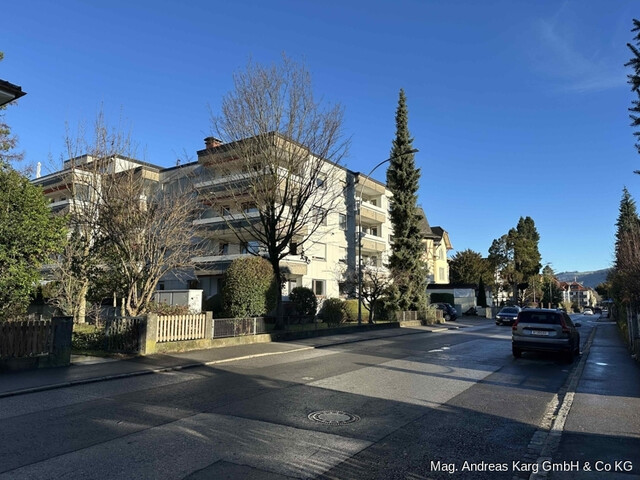 Wohnen in Bestlage: 4-Zimmer mit zwei Balkonen & Aussicht