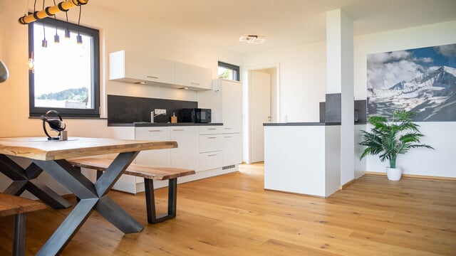 122m² große 3-Zimmer-Maisonettewohnung mit Seeblick und Zweitwohnsitzmöglichkeit am Eichenberg!