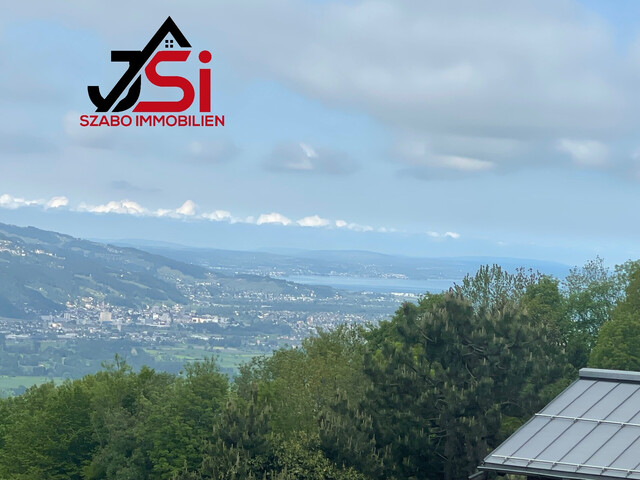 Über der Nebelgrenze von Dornbirn steht ein Ferienhaus zum Verkauf