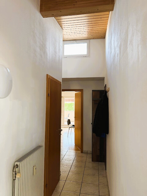 Wohnen mit Weitblick, 2-Zimmer Dachwohnung im Grünen