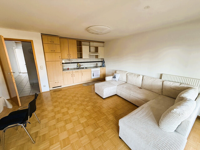 Wohnen mit Weitblick, 2-Zimmer Dachwohnung im Grünen