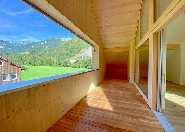 Moderne Dachgeschosswohnung mit Terrasse & Garage in Neubau!