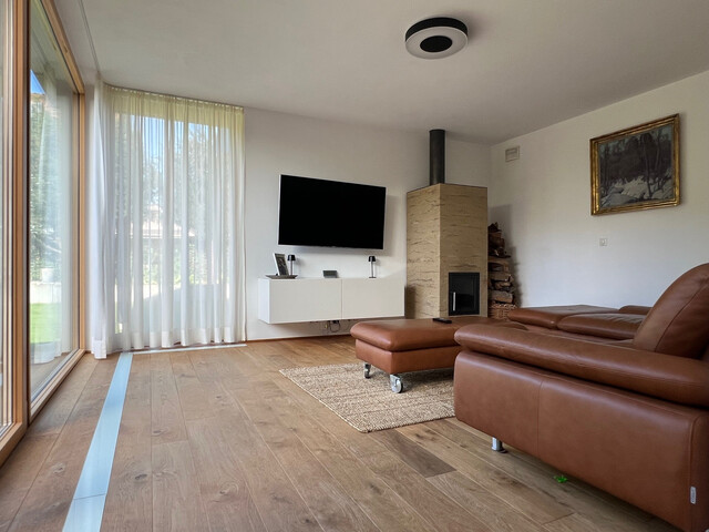 Architektenhaus in sehr sonniger und ruhiger Lage mit traumhaftem Bergblick!