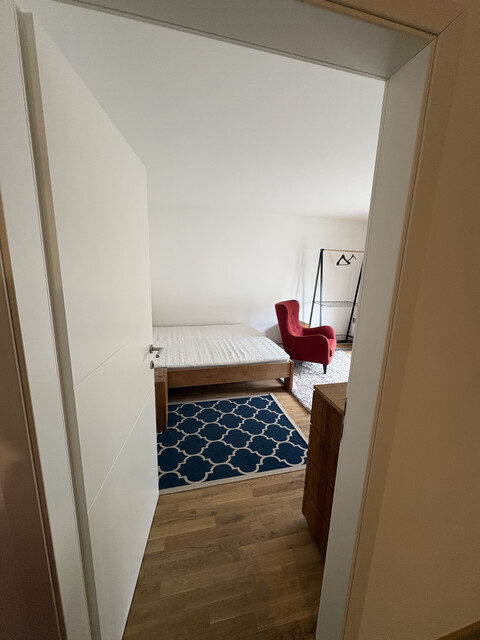 WG-Zimmer mit eigenem Bad und Gemeinschaftsküche