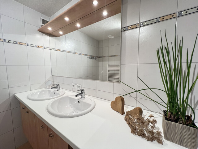 ATTRAKTIVE FERIENWOHNUNG FÜR BIS 6 PERSONEN IN BESTER AUSSICHTLAGE