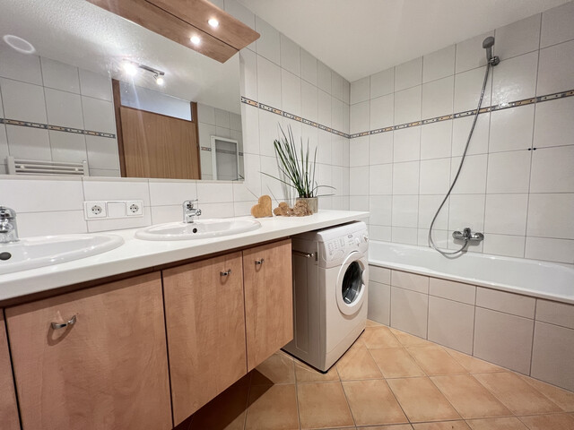 ATTRAKTIVE FERIENWOHNUNG FÜR BIS 6 PERSONEN IN BESTER AUSSICHTLAGE