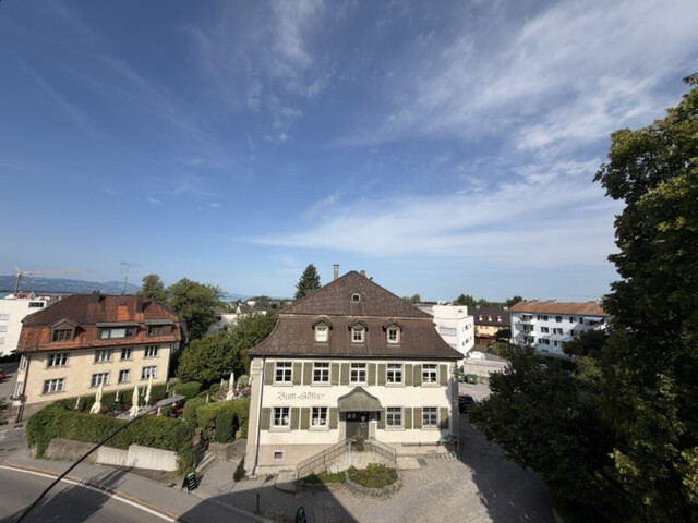Stilvoll renovierte Wohnung in Lochau mit großzügiger Loggia und Bodenseeblick