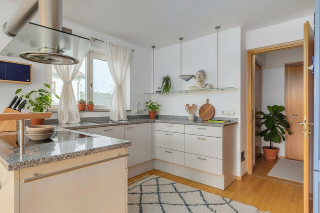 Ökologisches Traumhaus- für den anspruchsvollen Hausbesitzer-mit Garten und begehbarer Dachterrasse!