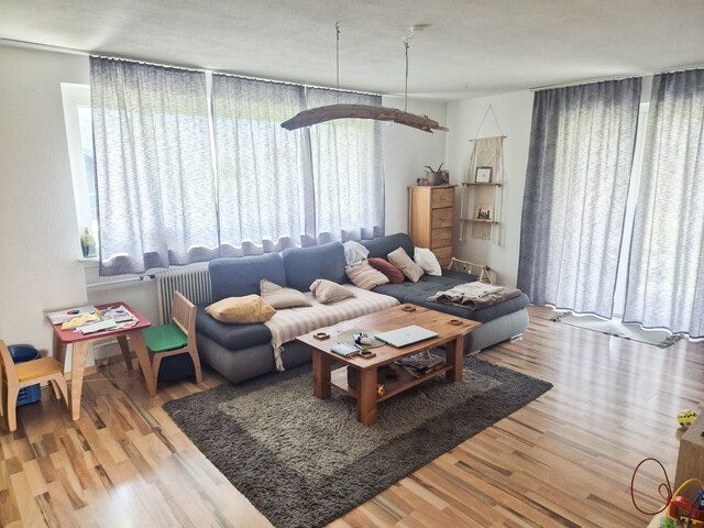 Großzügiges Familienhaus in ruhiger Lage mit Bergblick