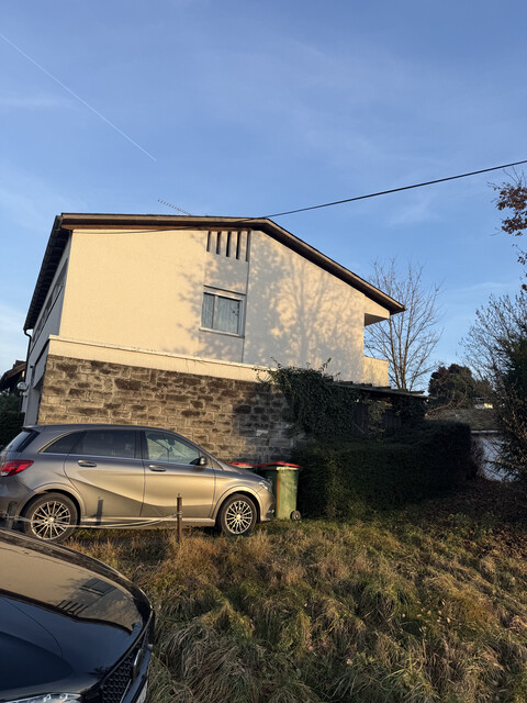 Geräumiges Haus mit Balkon, Garten, Abstellraum, Keller und Dachboden in ruhiger Lage