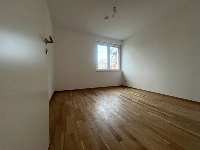 Neubau Mietwohnung & sofort beziehbar: Hochwertige 3-Zimmer-Gartenwohnung mit großer Terrasse!