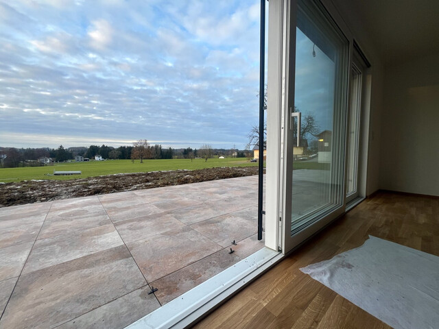 Neubau Mietwohnung & sofort beziehbar: Hochwertige 3-Zimmer-Gartenwohnung mit großer Terrasse!