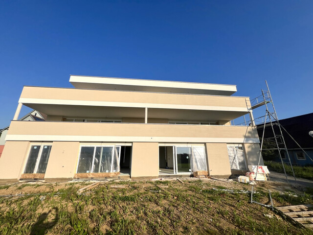 Neubau Mietwohnung & sofort beziehbar: Hochwertige 3-Zimmer-Gartenwohnung mit großer Terrasse!