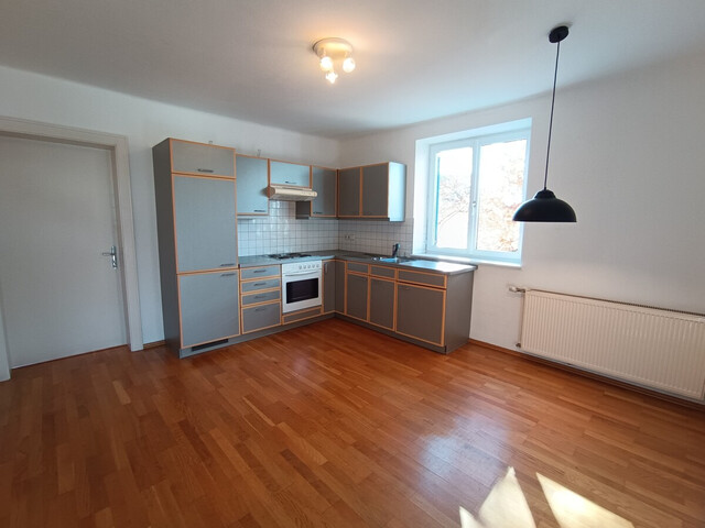 Charmante 3-Zimmer-Dachgeschosswohnung mit Ausblick auf den Gebhardsberg