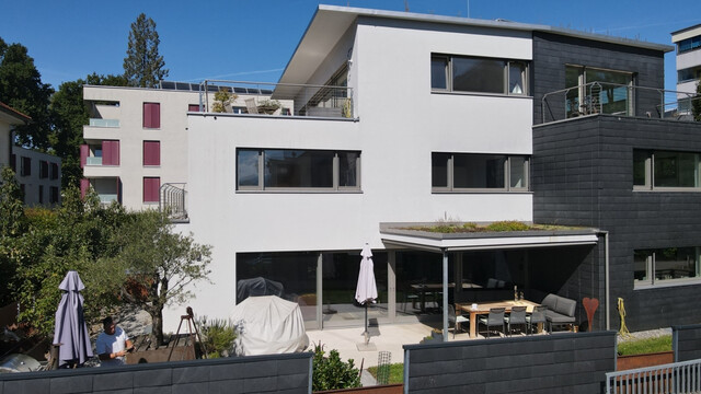 Wohn- und Geschäftshaus - Neuwertig in bester Werbelage