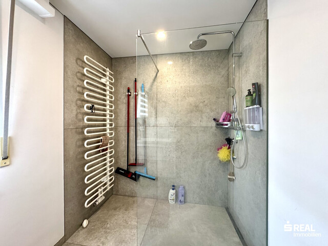 Modernisierte 4-Zimmerwohnung mit Balkon und Garagenbox