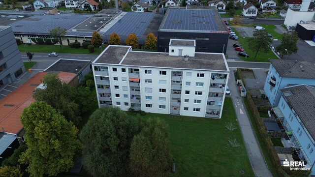 Modernisierte 4-Zimmerwohnung mit Balkon und Garagenbox
