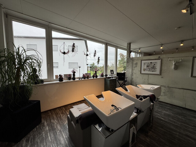 Industrial Flair – vielseitig nutzbarer Friseursalon, inkl. Lager & Parkplätzen in Wolfurt