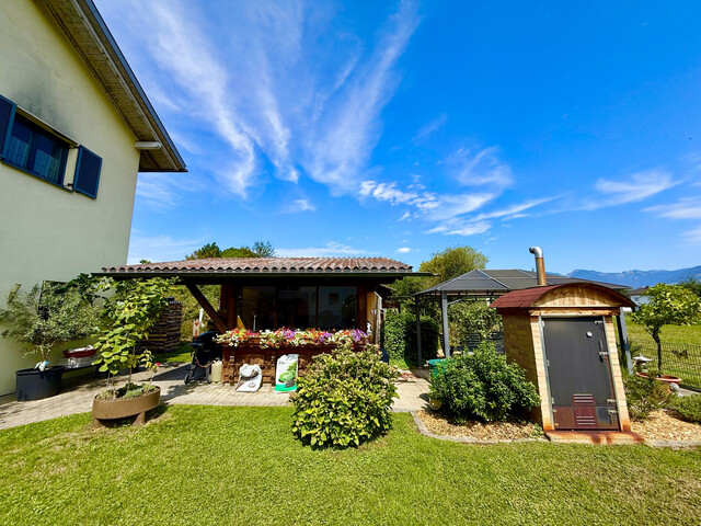 Vielfältiges Mehrfamilienhaus in Feldkirch Gisingen mit Garten - eine seltene Gelegenheit mit viel Liebe zum Detail steht zum Verkauf