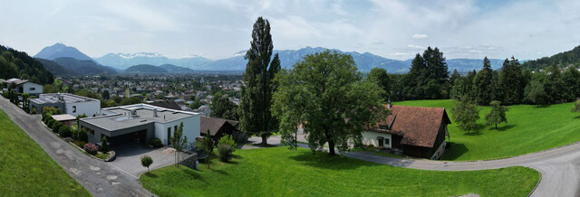 Sonniges Hanggrundstück in Muntlix –  Ruhe & Panorama inklusive